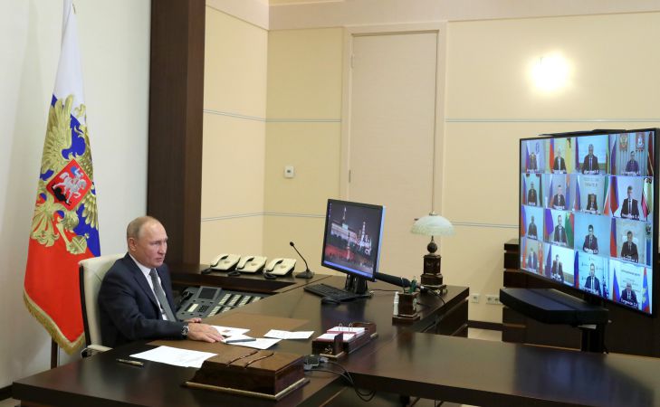 Путин оценил прохождение Россией ситуации с коронавирусом