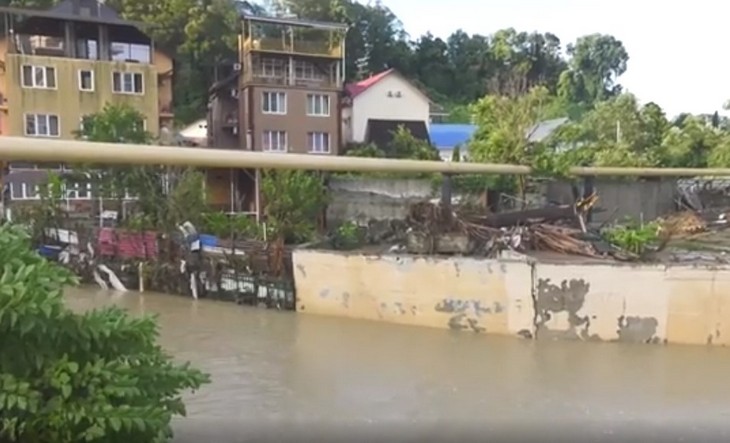 Жертвами разлива реки в Сочи стали четыре человека