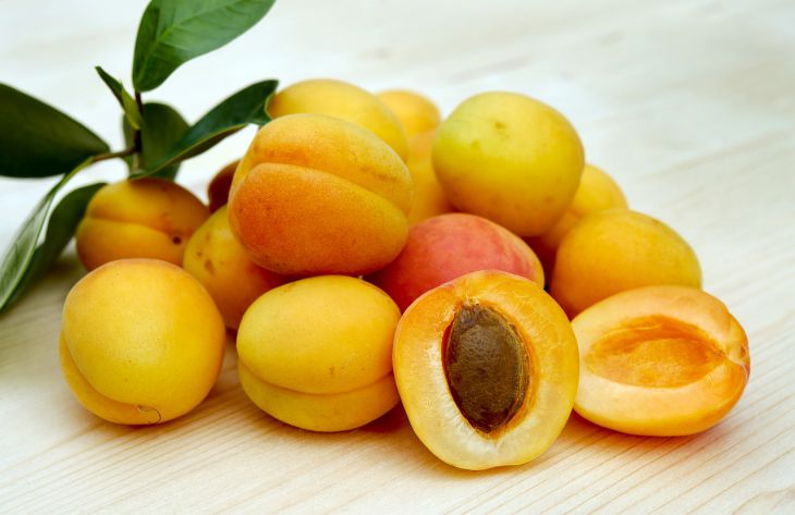 Чем полезны абрикосы и кому от них стоит отказаться