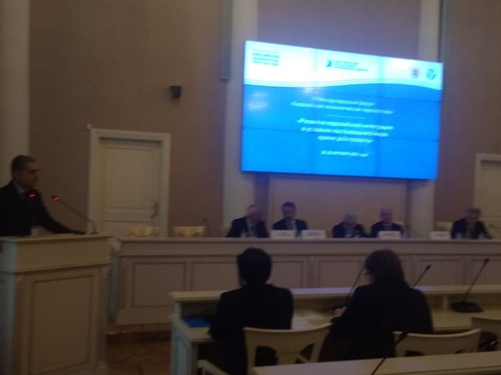 Иван Мельников: коронакризис несет в себе не только проблемы Иван Мельников