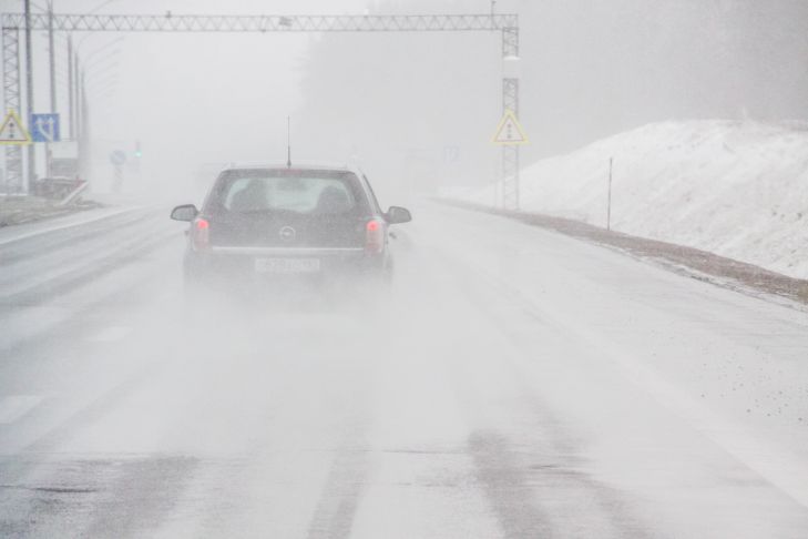 Сильнейшие пробки на дорогах Москвы сохраняются уже несколько часов. Чего ожидать автомобилистам в ближайшее время Транспорт