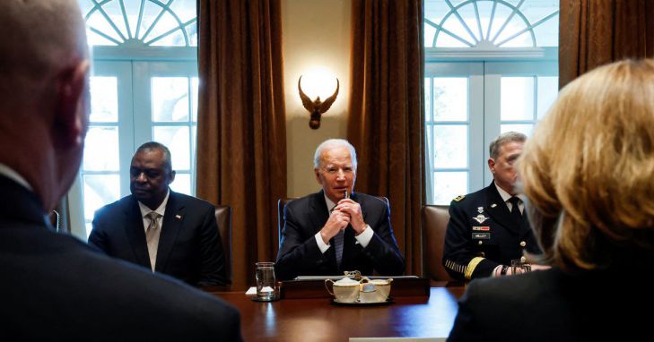 Накануне заявления Байдена по Украине NYP сообщает о ставках на дату его смерти Байден