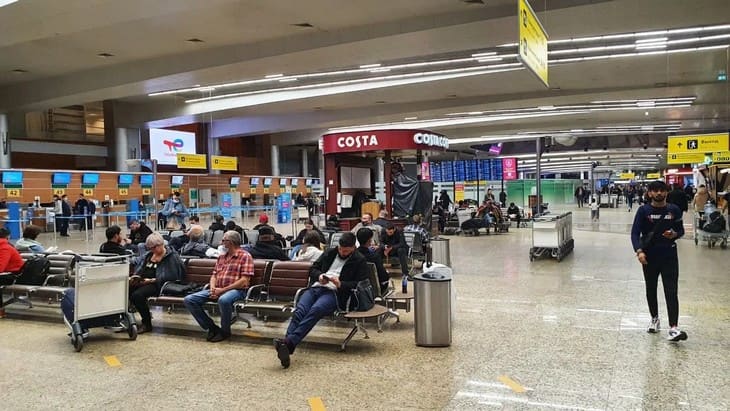 В аэропортах Москвы были отменены больше 30 рейсов
