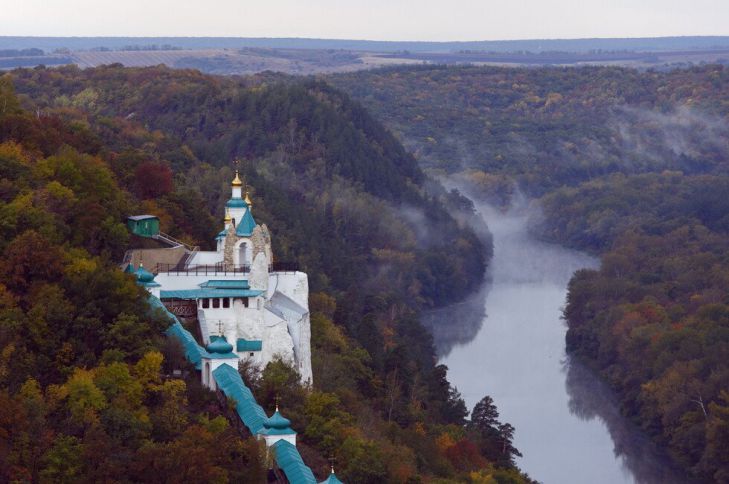 Военкор Котенок сообщил об освобождении Святогорской Лавры в ДНР Святогорск