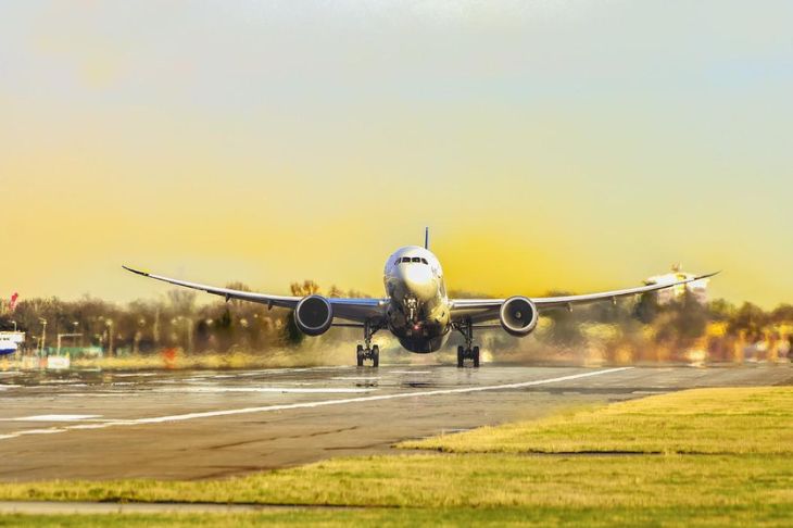 Ограничение полетов в аэропорты юга России продлено до 18 июля самолет