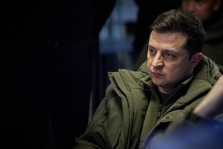 Медведев назвал Зеленского «небритым парнем в зеленой футболке» Зеленский