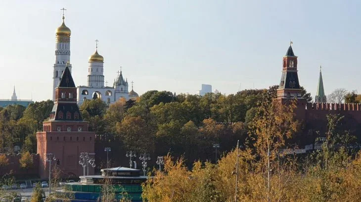 Песков сообщил, что Россия готова к мирному решению украинского конфликта на своих условиях Кремль