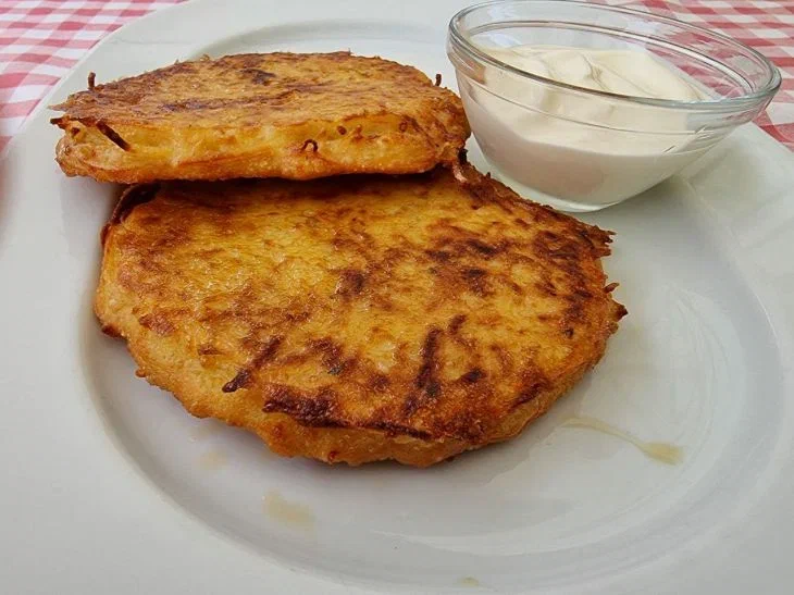 В программе Мясникова раскрыли «золотой секрет» приготовления драников Драники