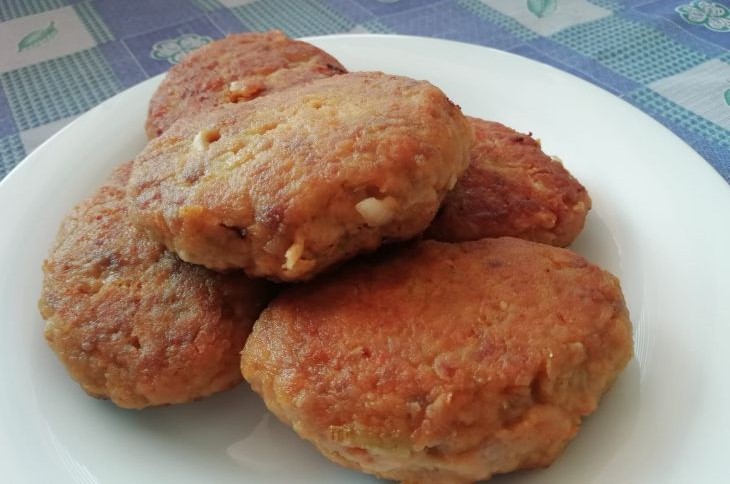 Чем заменить хлеб в котлетах: вкусные варианты котлетах