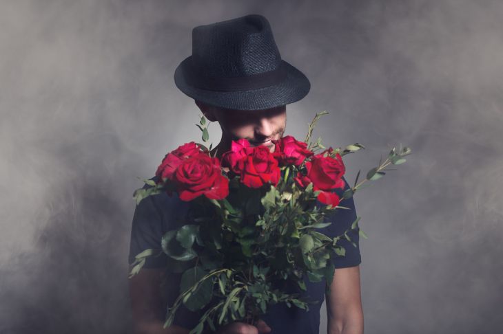 мужчина цветы