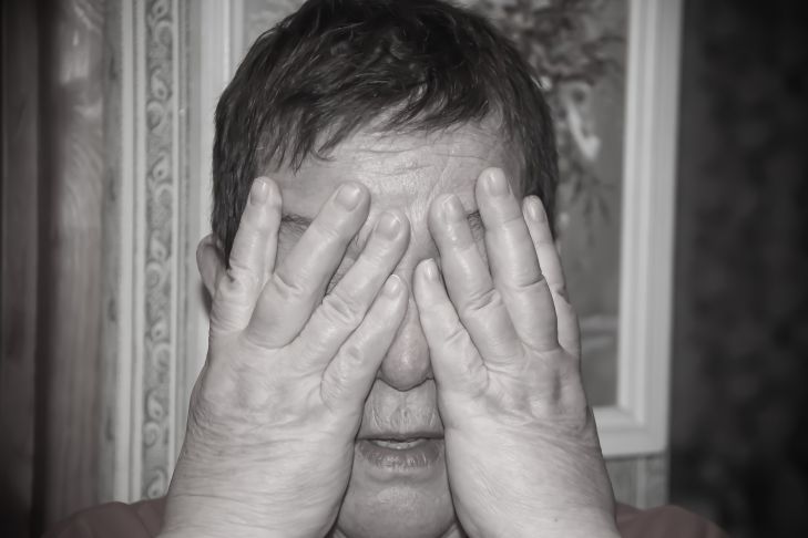 старая женщина