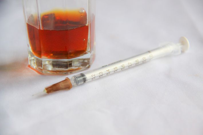 Совбез: спецоперация помогла остановить поставки наркотиков из Украины шприц