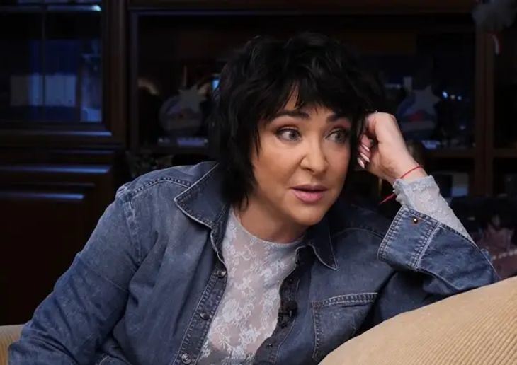 Певица Лолита рассказала, что думает о Пугачевой