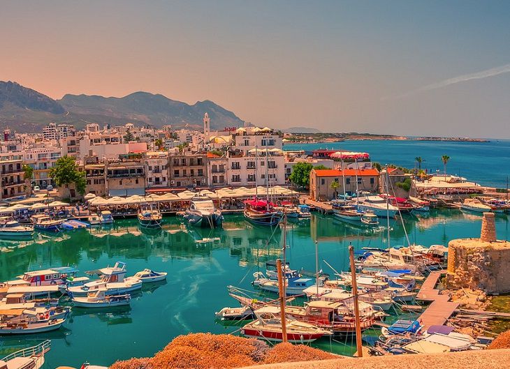 Популярный курорт Европы потерял 1 млрд евро из-за санкций против России Кипр