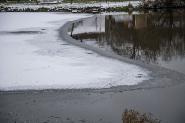 лед, водоем