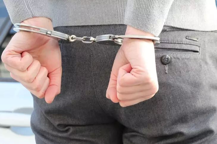 Фигурант дела об обмане вкладчиков, сбежавший на СВО, объявлен в розыск арест