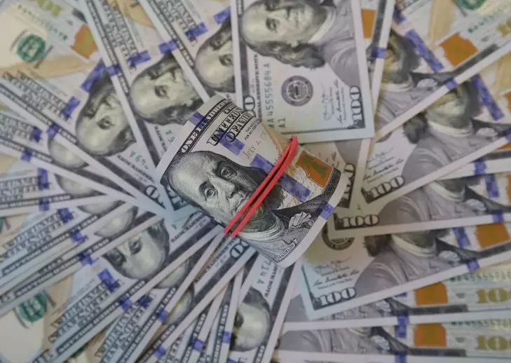 Суд потребовал от властей США выплат по замороженным контрактам доллар