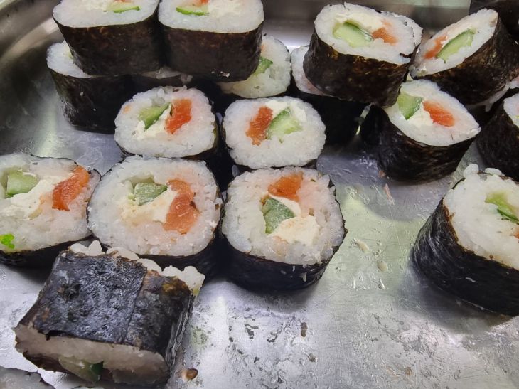 Что скрывают суши-мастера? Трюк, чтобы рис стал идеально липким Суши