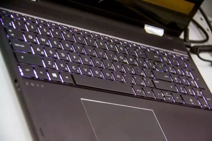 Почему компьютер сам закрывает вкладки: как это может стоить вам данных в 2025 году компьютер