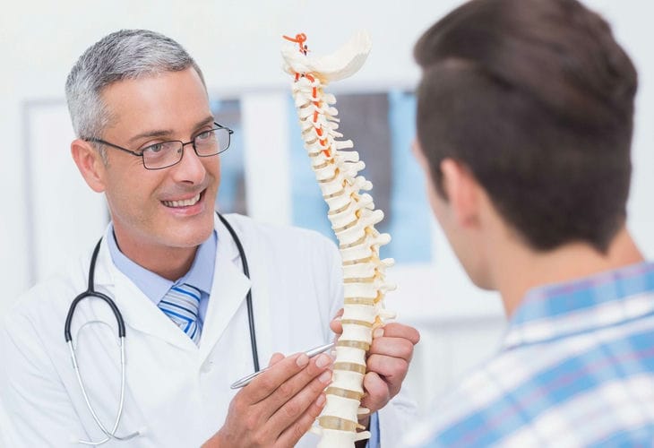 Почему поза за столом медленно вас убивает: правда о распространенной привычке позвоночник