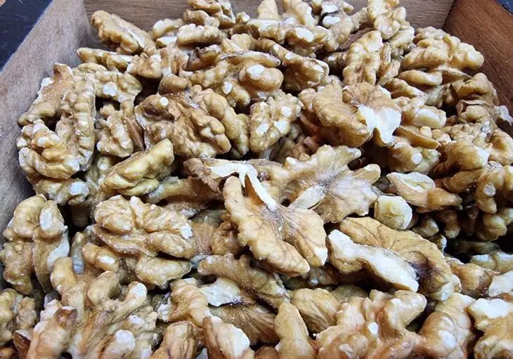 5 продуктов, которые нужно есть каждый день, чтобы сердце работало как часы орехи