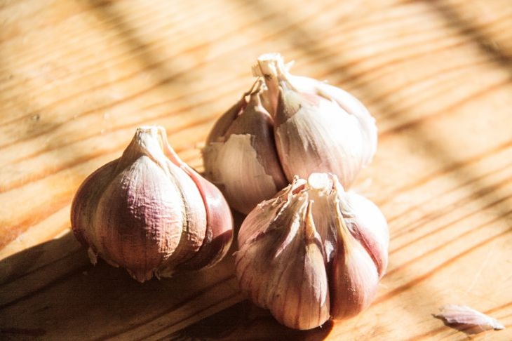 Эта паста покорит всех: укроп и чеснок превратят ваш ужин в шедевр за 10 минут Чеснок