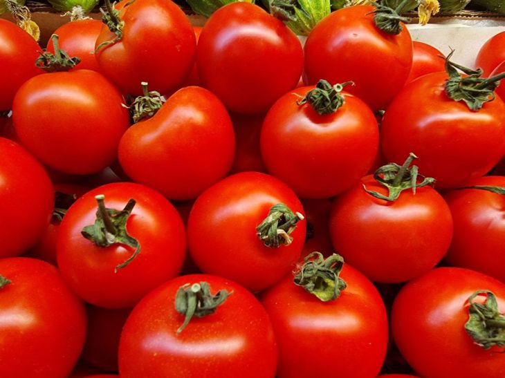 Сияющая кожа без кремов: 6 продуктов, которые творят чудеса Помидоры