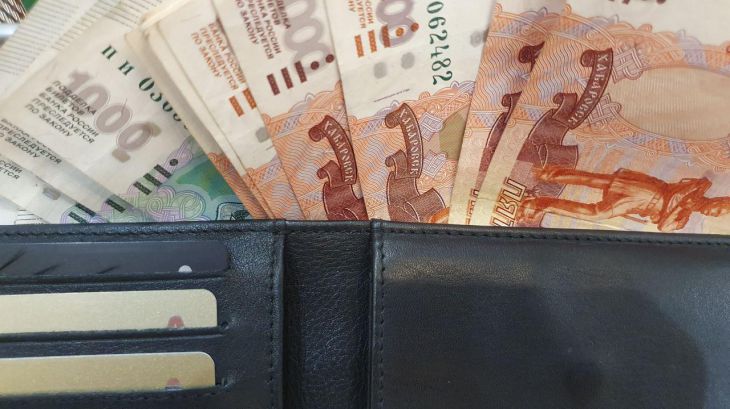 Выбросите это срочно: как одна вещь в кошельке тайно крадет ваши деньги каждый день кошелек