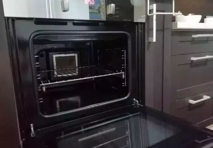 Черный нагар в духовке: простой способ убрать за один раз без вредных химикатов духовка