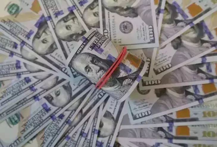 Новый закон Трампа о налогах увеличит дефицит бюджета США на 3,4 трлн долларов доллар