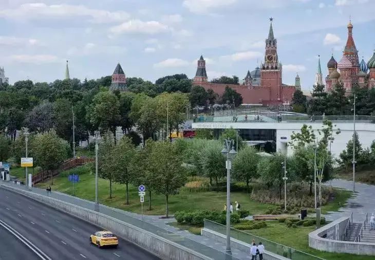 Вильфанд предупредил, что начало осени принесет смерчи, ветер и снег Москва