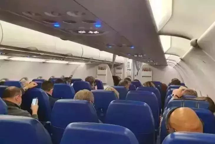 Пассажир рейса Уфа — Иркутск скончался при посадке в аэропорту самолет