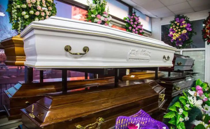 Умерла автор песен Булановой, поэт Ирина Севастьянова гроб