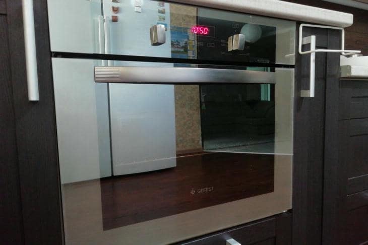 Почему опадает дрожжевое тесто в духовке: 3 ошибки с разрыхлением, которые допускают даже опытные хозяйки духовка