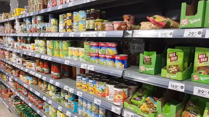 В Росстате сообщили о снижении цен на продукты питания в РФ магазин