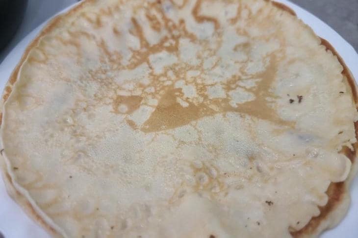 Зачем в тесто для блинов добавляют газированную воду: секрет самых воздушных блинчиков блины