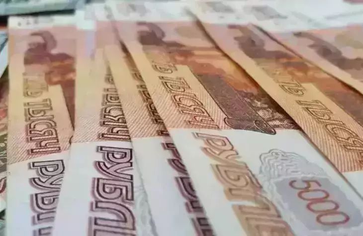 Россиянам назвали способ получить двойную оплату в праздники рубль