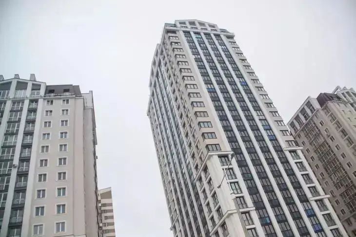 Схема Долиной ударила по рынку вторичного жилья: покупатели массово отказываются от сделок здание