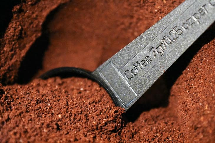 Как кофейная гуща получает второй шанс: от отхода до удобрения кофе