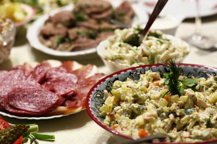 Почему после праздника на столе не должно оставаться мяса: как превратить остатки в главные блюда недели еда