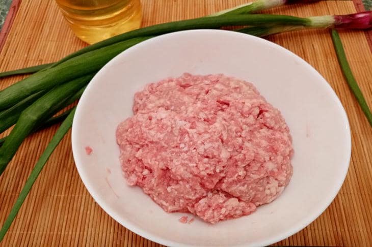 Что будет, если пожарить фарш под крышкой: разница между тушением и правильной обжаркой фарш