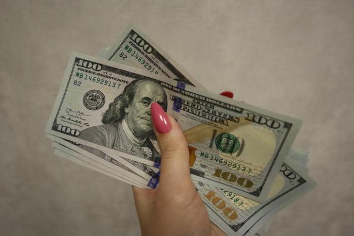 Сколько денег растворится в воздухе: скрытые статьи расходов, о которых не говорят в рекламе деньги