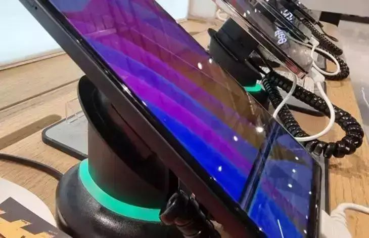 Производители смартфонов из Китая предупредили ритейлеров о росте цен на 10–30% смартфон