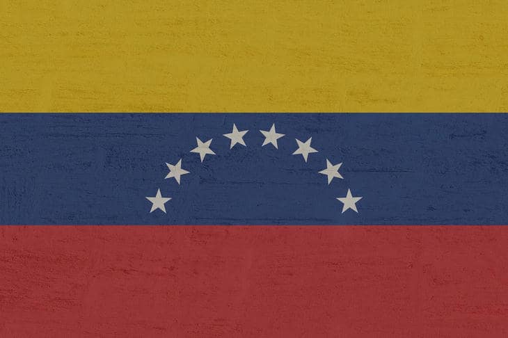 США готовят возврат венесуэльской нефти на мировой рынок для выдавливания России флаг