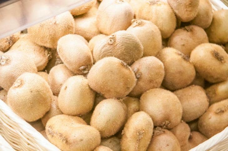 Что будет, если мариновать мясо в киви: ферментная бомба на вашей кухне киви