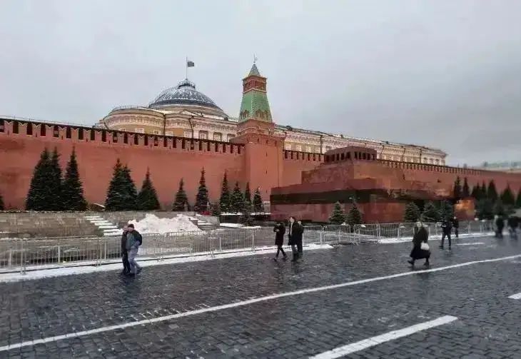 Осторожно, ледяной дождь: Шувалов дал прогноз погоды в Москве на выходные Москва