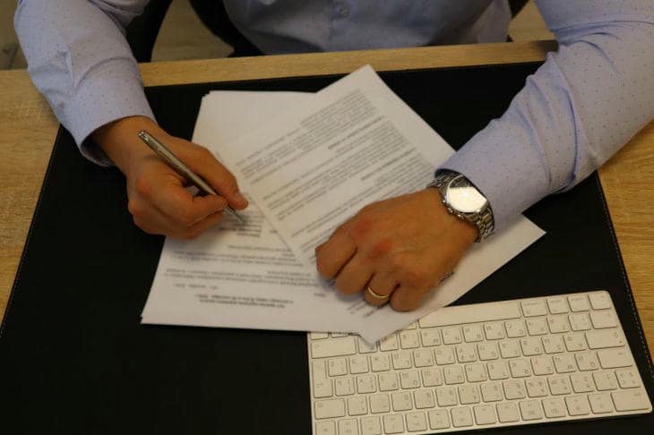 Названы регионы-лидеры по минимальной безработице: Москва и Новгородская область делят первое место работа