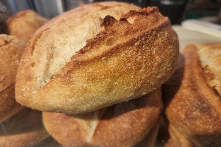 Почему хлеб черствеет за день: секреты правильного хранения выпечки хлеб