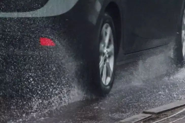 За вашей машиной могут следить через датчики давления: что известно об уязвимости TPMS автомобиль