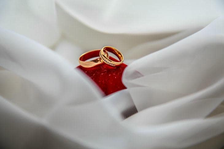 Кольца на безымянном: Ирину Пегову заподозрили в тайном браке кольца